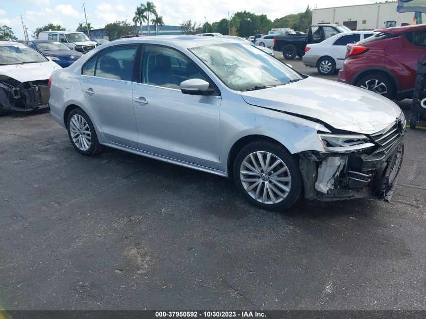 2015 VOLKSWAGEN JETTA 1.8T SE