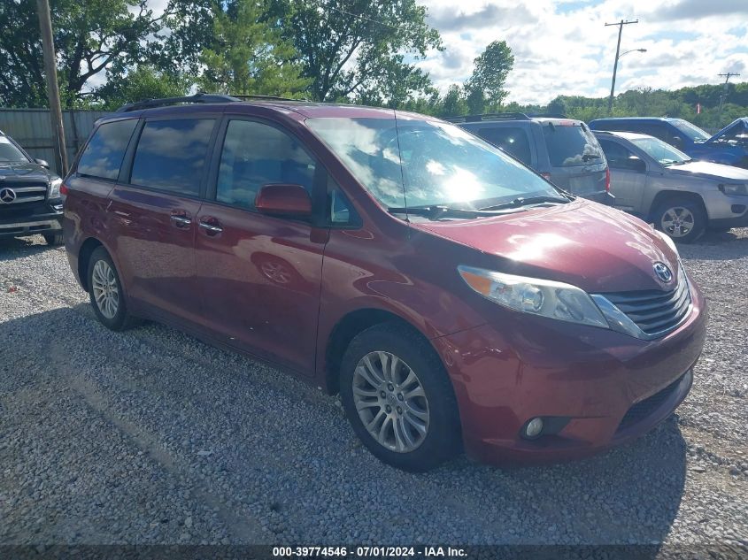 2013 TOYOTA SIENNA XLE/LIMITED