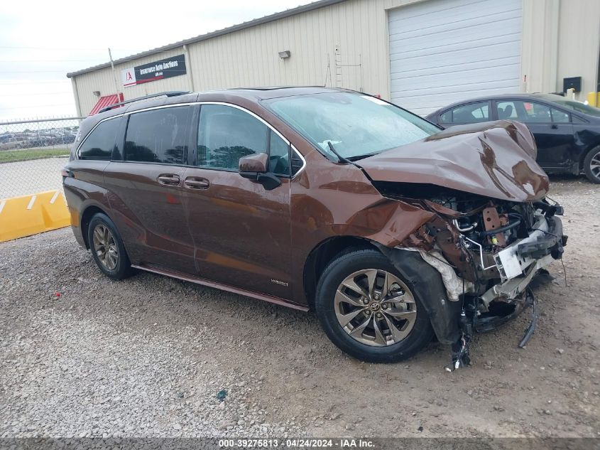 2021 TOYOTA SIENNA LE