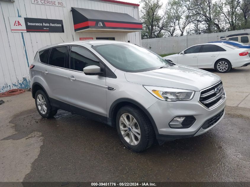 2017 FORD ESCAPE SE