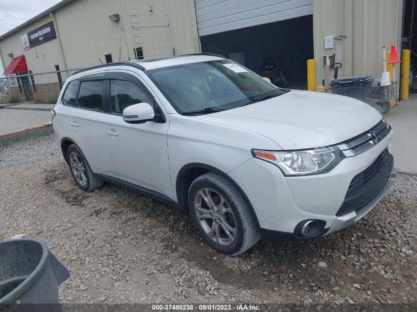 2015 MITSUBISHI OUTLANDER SE