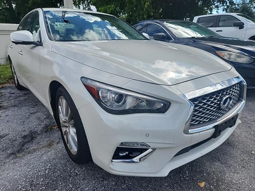 2021 INFINITI Q50 LUXE