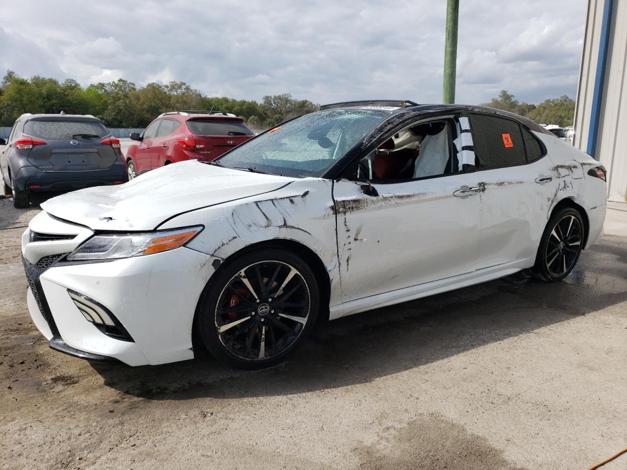 2019 TOYOTA CAMRY XSE