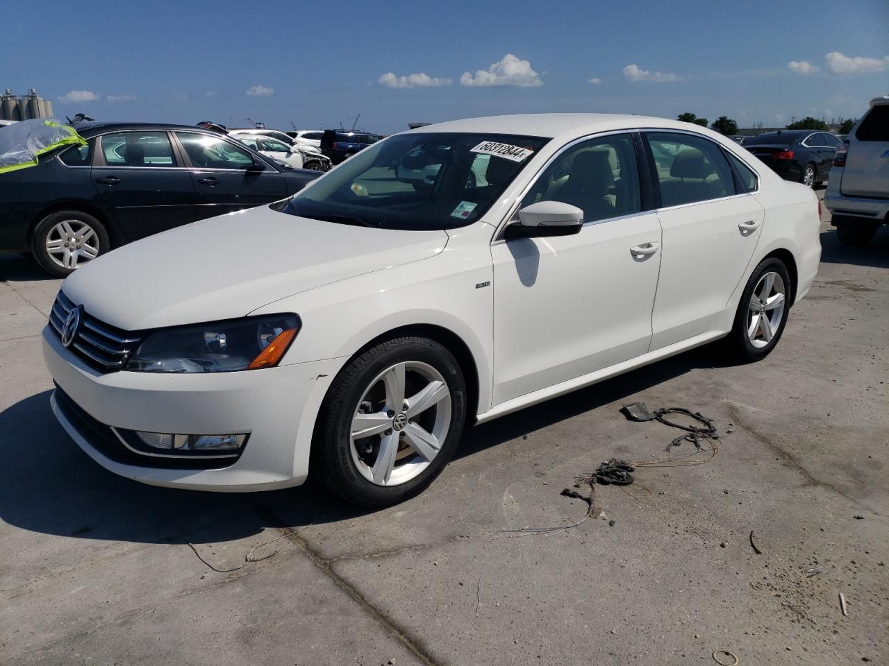 2015 VOLKSWAGEN PASSAT S