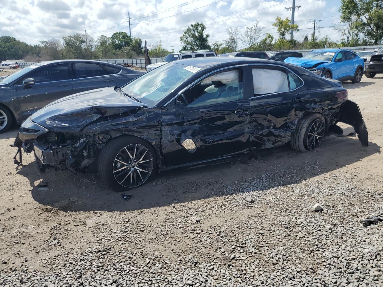 2022 TOYOTA CAMRY SE