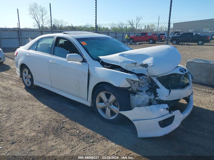 2011 TOYOTA CAMRY SE