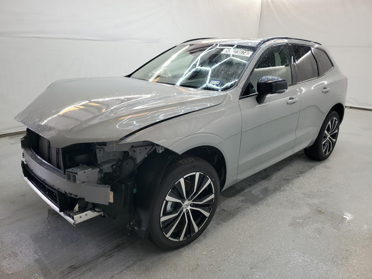 2024 VOLVO XC60 PLUS