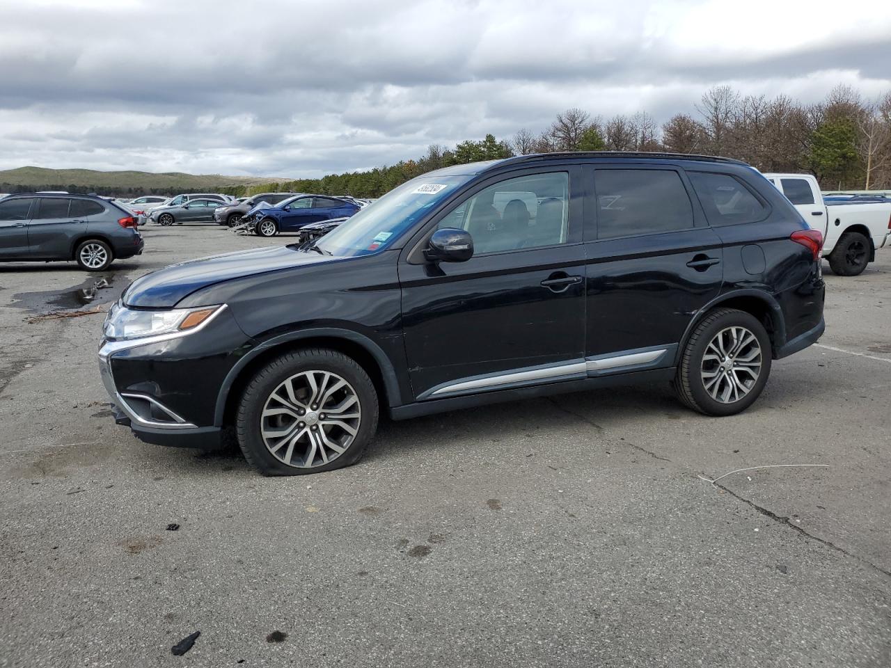 2016 MITSUBISHI OUTLANDER SE