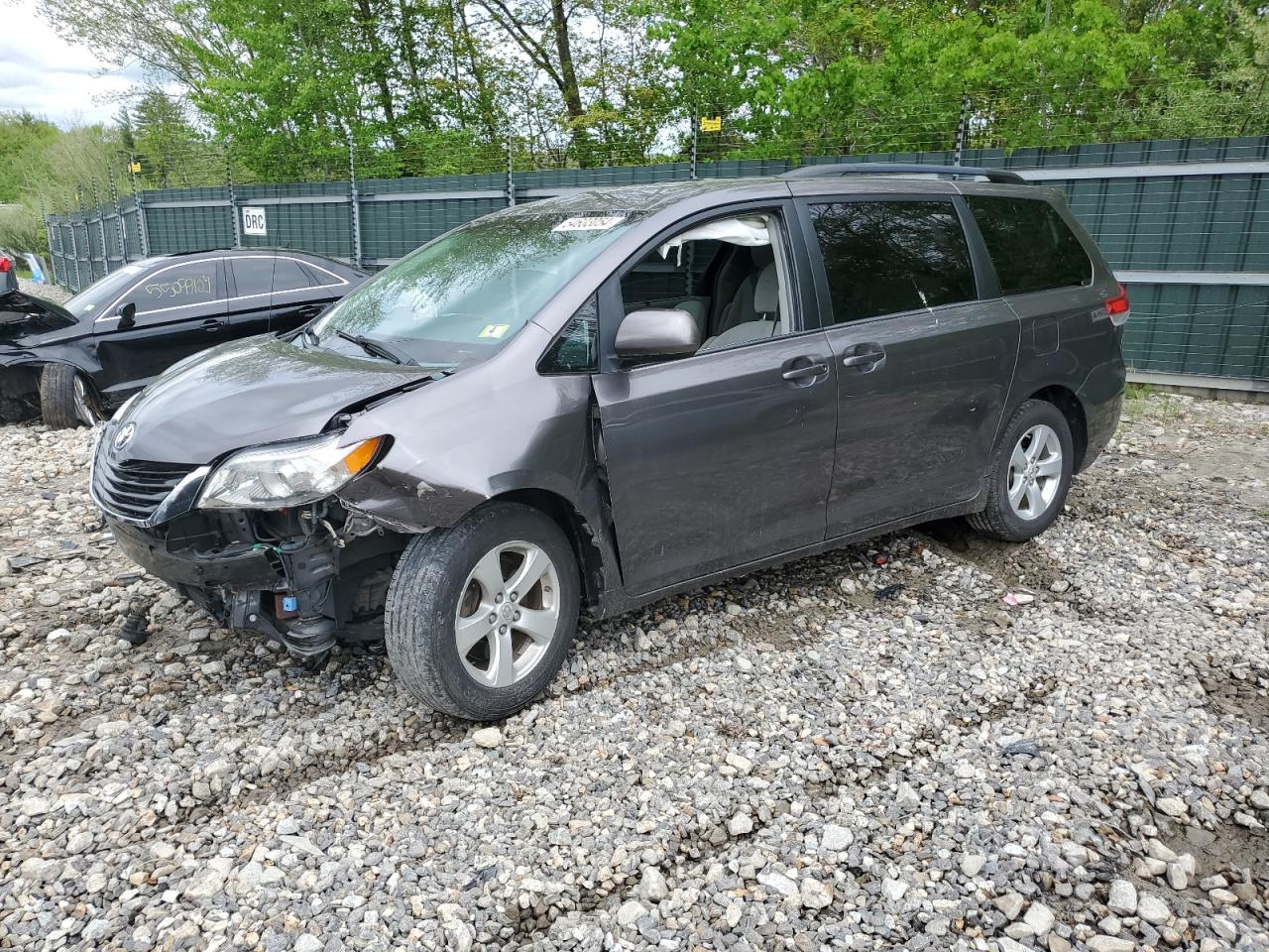 2012 TOYOTA SIENNA LE