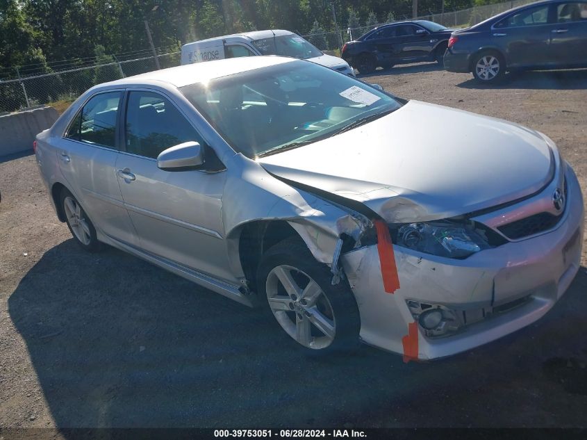 2014 TOYOTA CAMRY SE