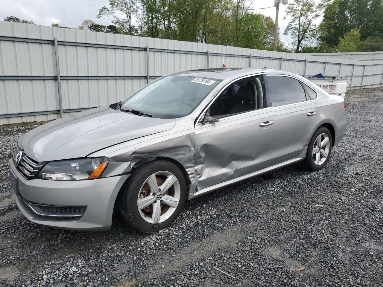 2013 VOLKSWAGEN PASSAT SE