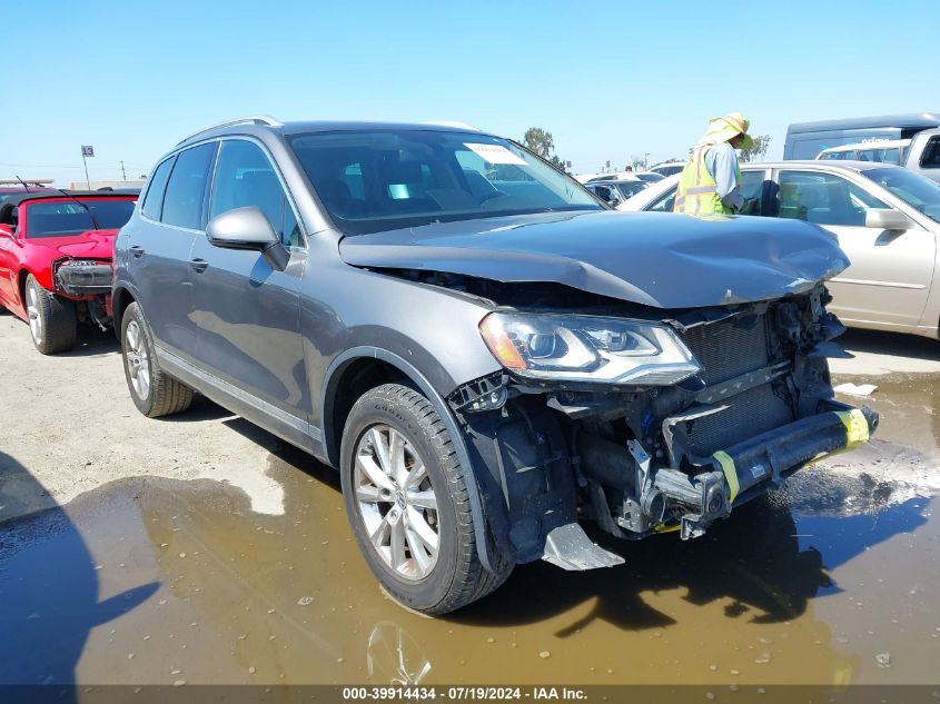 2013 VOLKSWAGEN TOUAREG VR6 SPORT