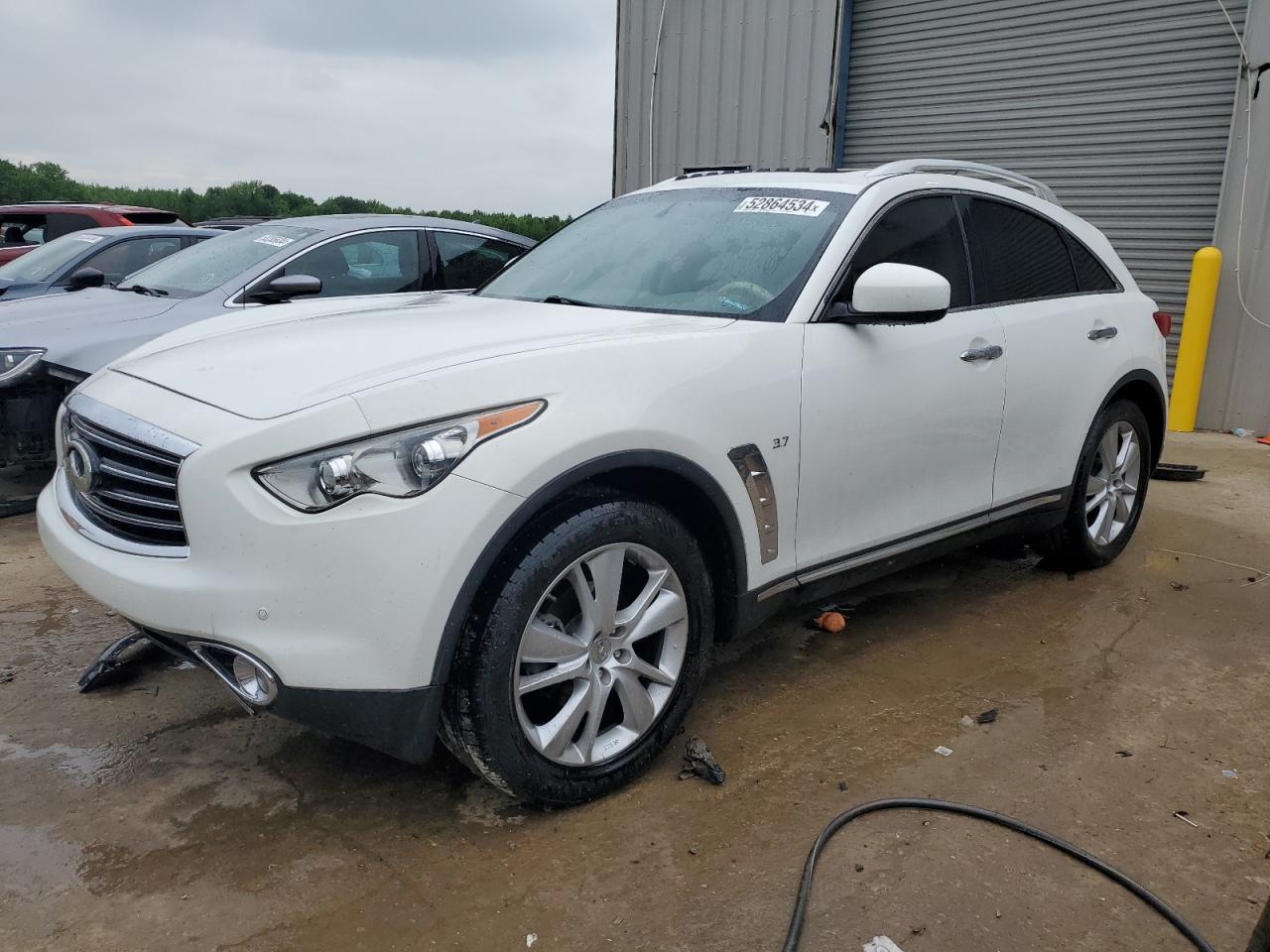 2015 INFINITI QX70