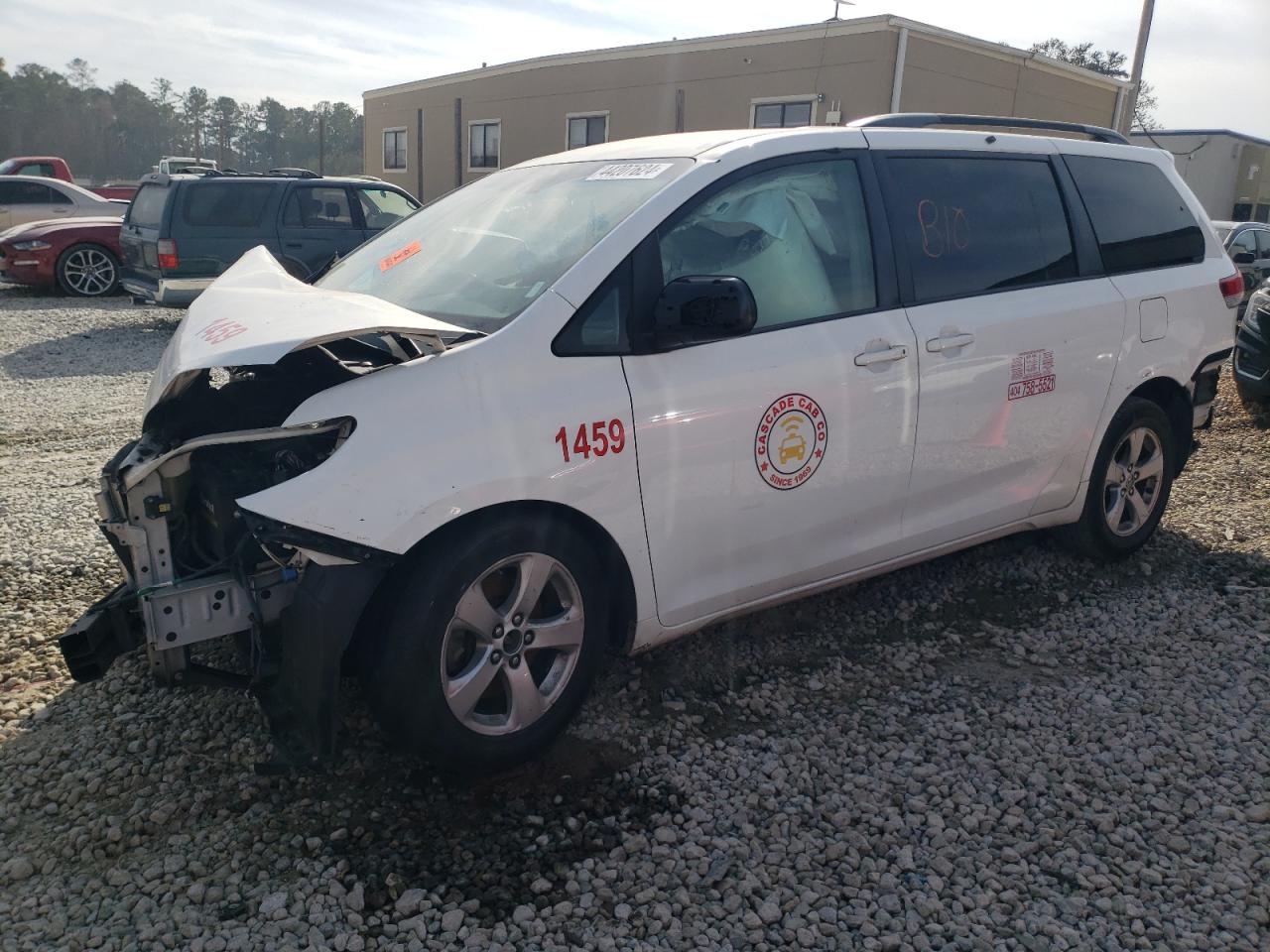 2014 TOYOTA SIENNA LE