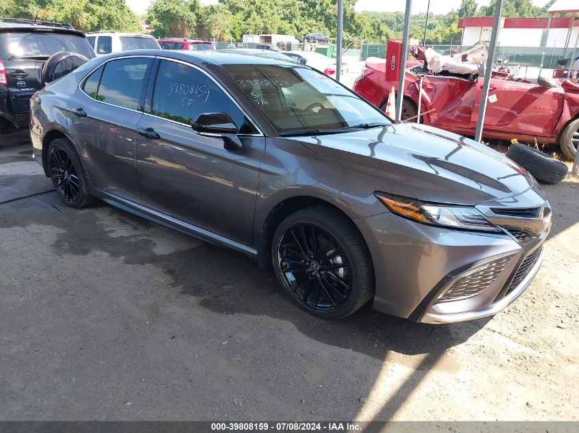 2022 TOYOTA CAMRY XSE