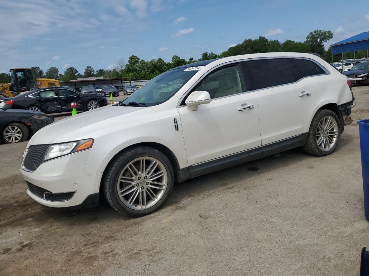 2016 LINCOLN MKT