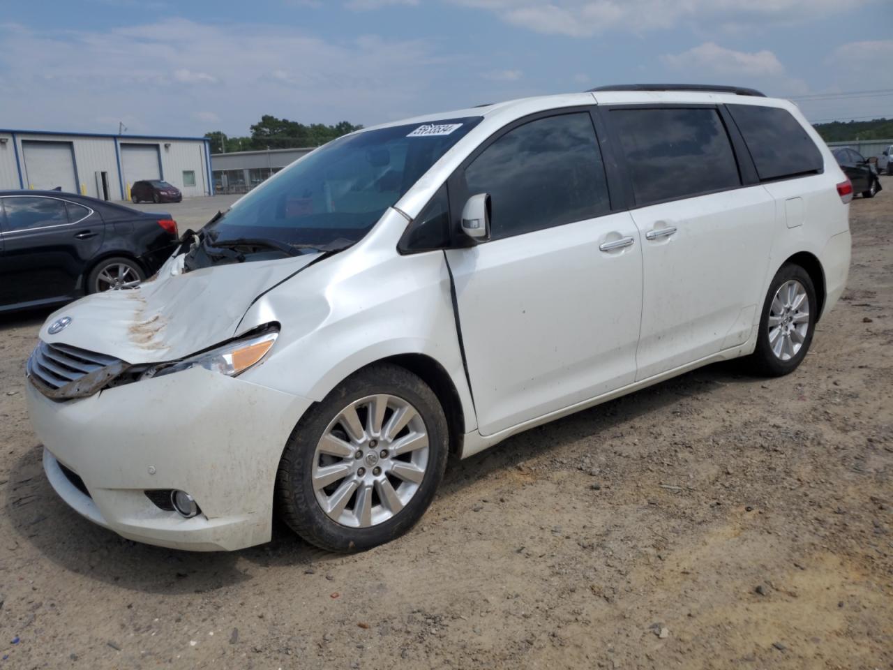 2013 TOYOTA SIENNA XLE