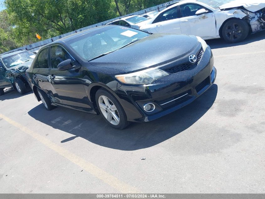 2014 TOYOTA CAMRY SE