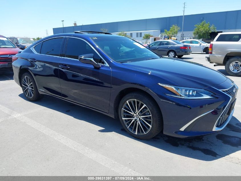 2022 LEXUS ES 300H