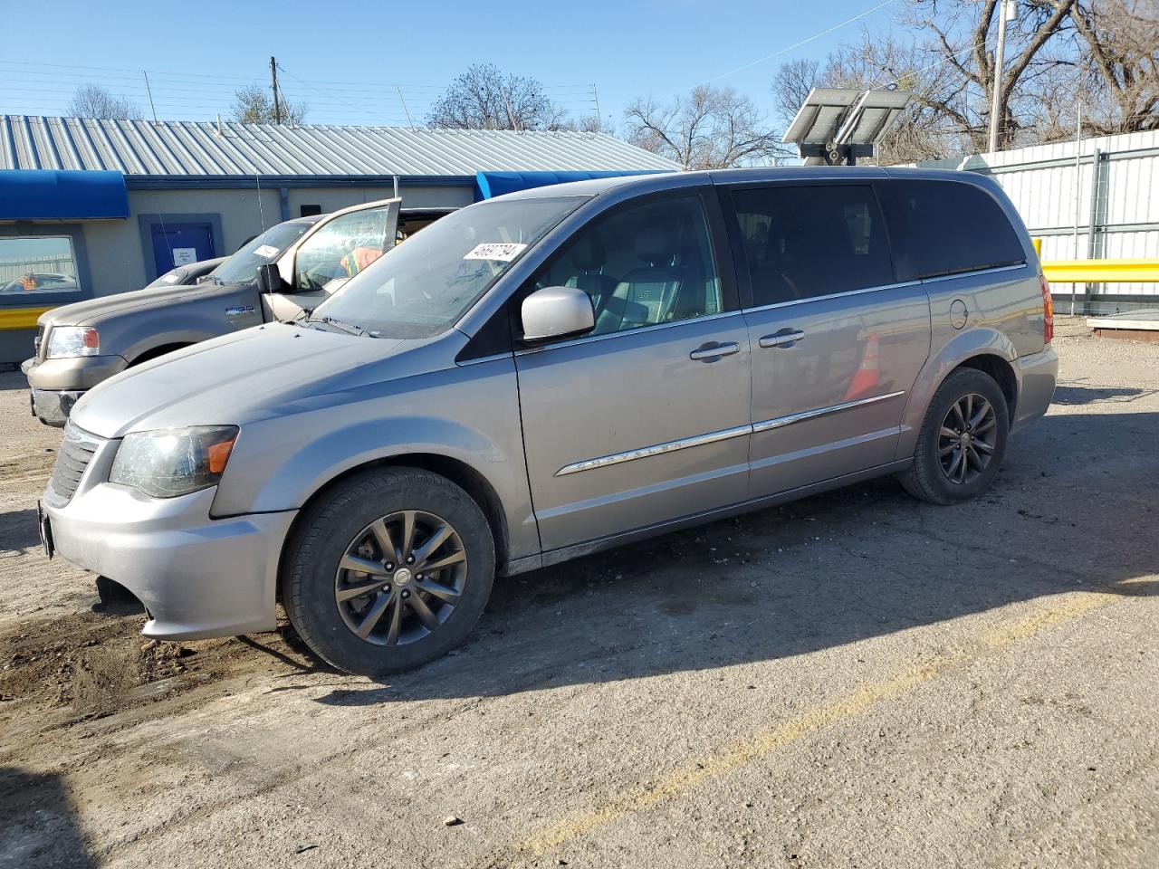 2015 CHRYSLER TOWN & COUNTRY S