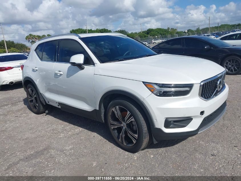 2022 VOLVO XC40 T4 INSCRIPTION