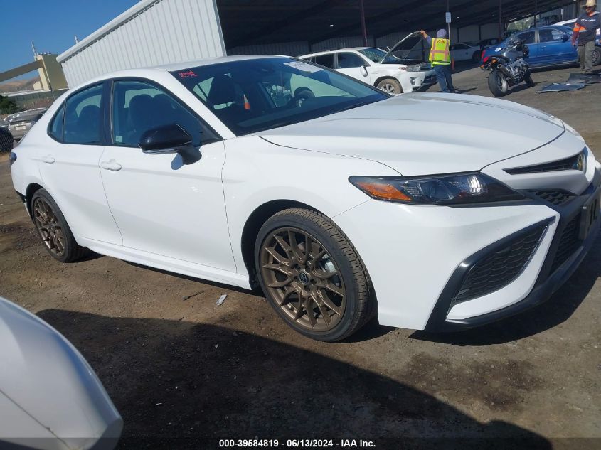 2024 TOYOTA CAMRY SE NIGHTSHADE