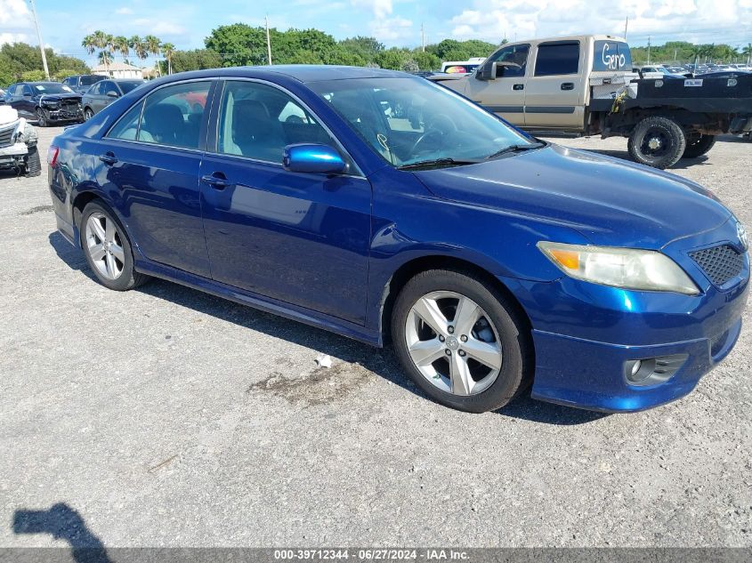 2011 TOYOTA CAMRY SE