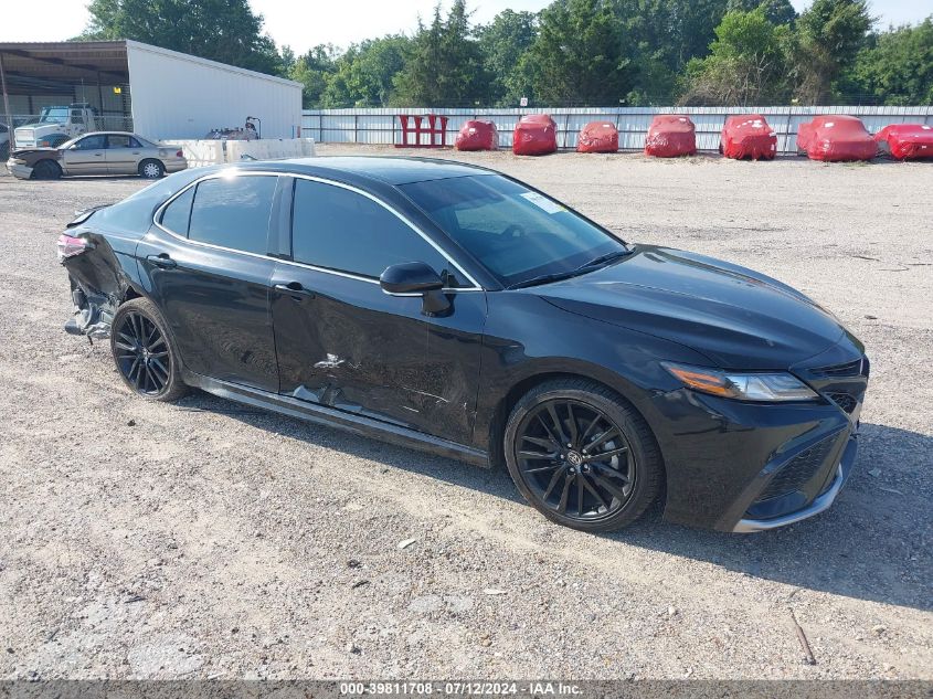 2022 TOYOTA CAMRY XSE