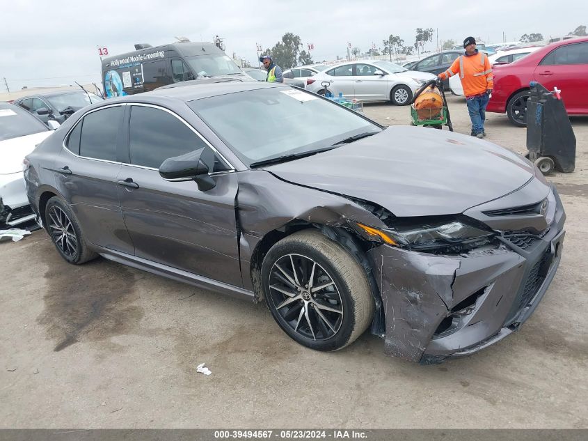 2022 TOYOTA CAMRY SE