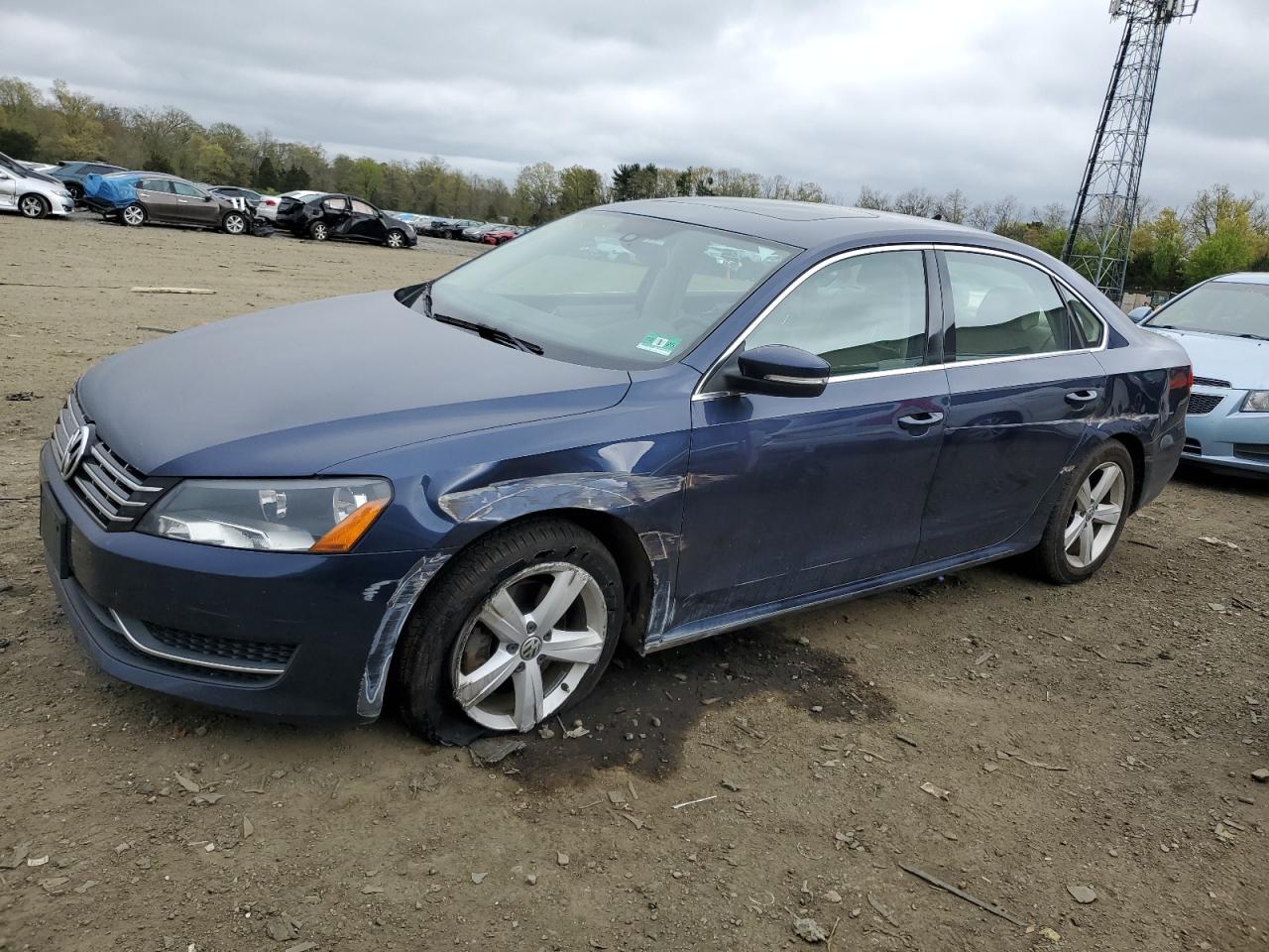 2013 VOLKSWAGEN PASSAT SE