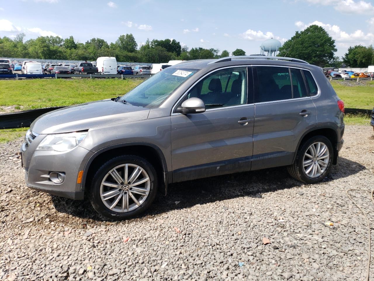 2011 VOLKSWAGEN TIGUAN S