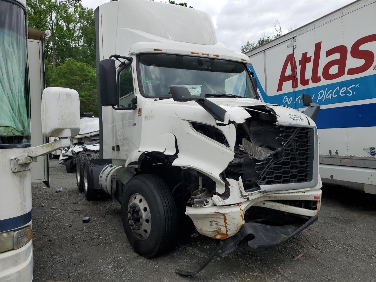 2019 VOLVO VNR