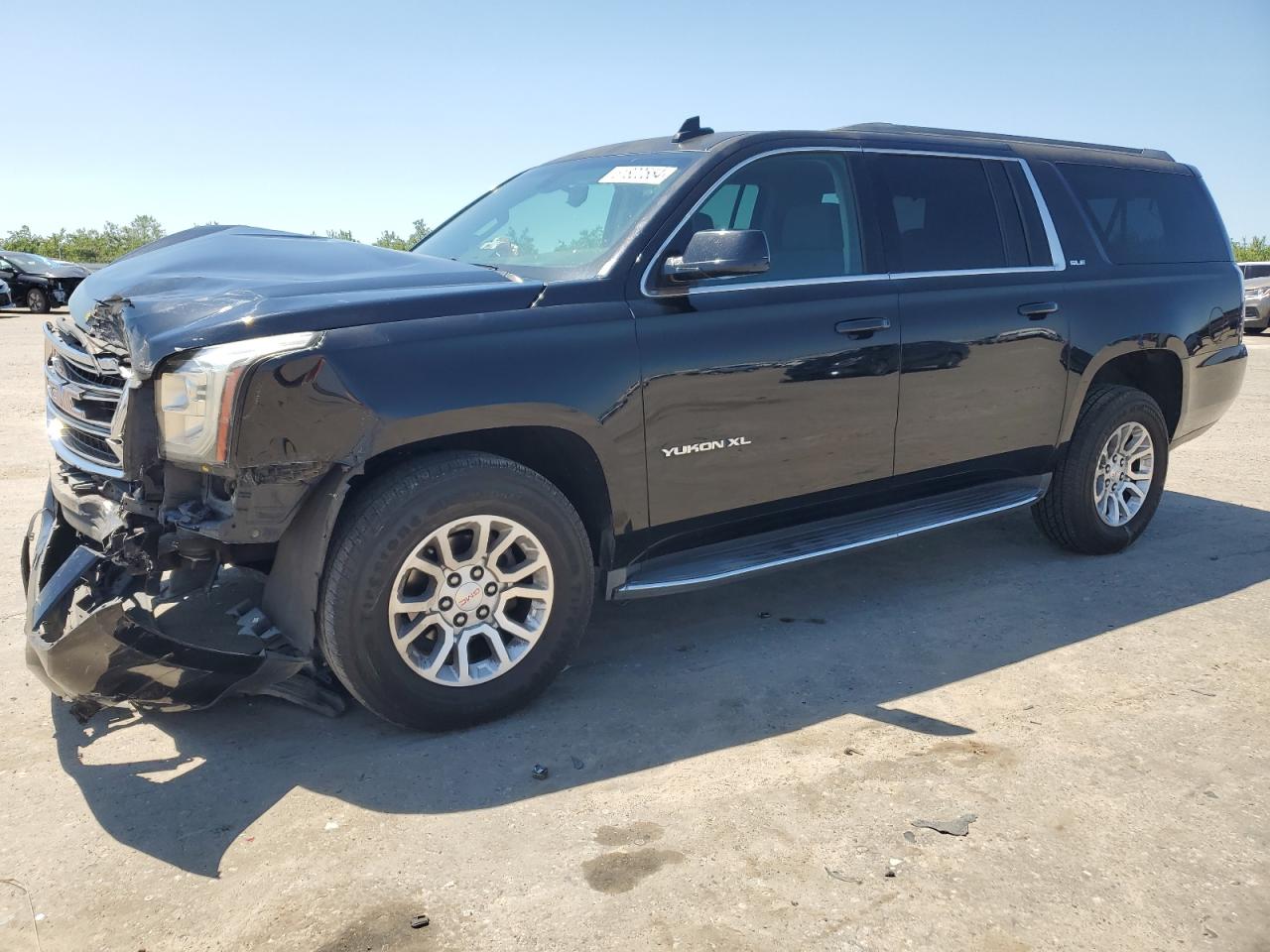 2017 GMC YUKON XL K1500 SLE