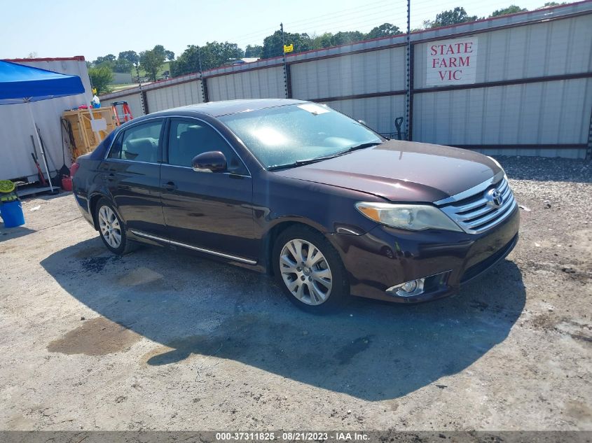 2011 TOYOTA AVALON