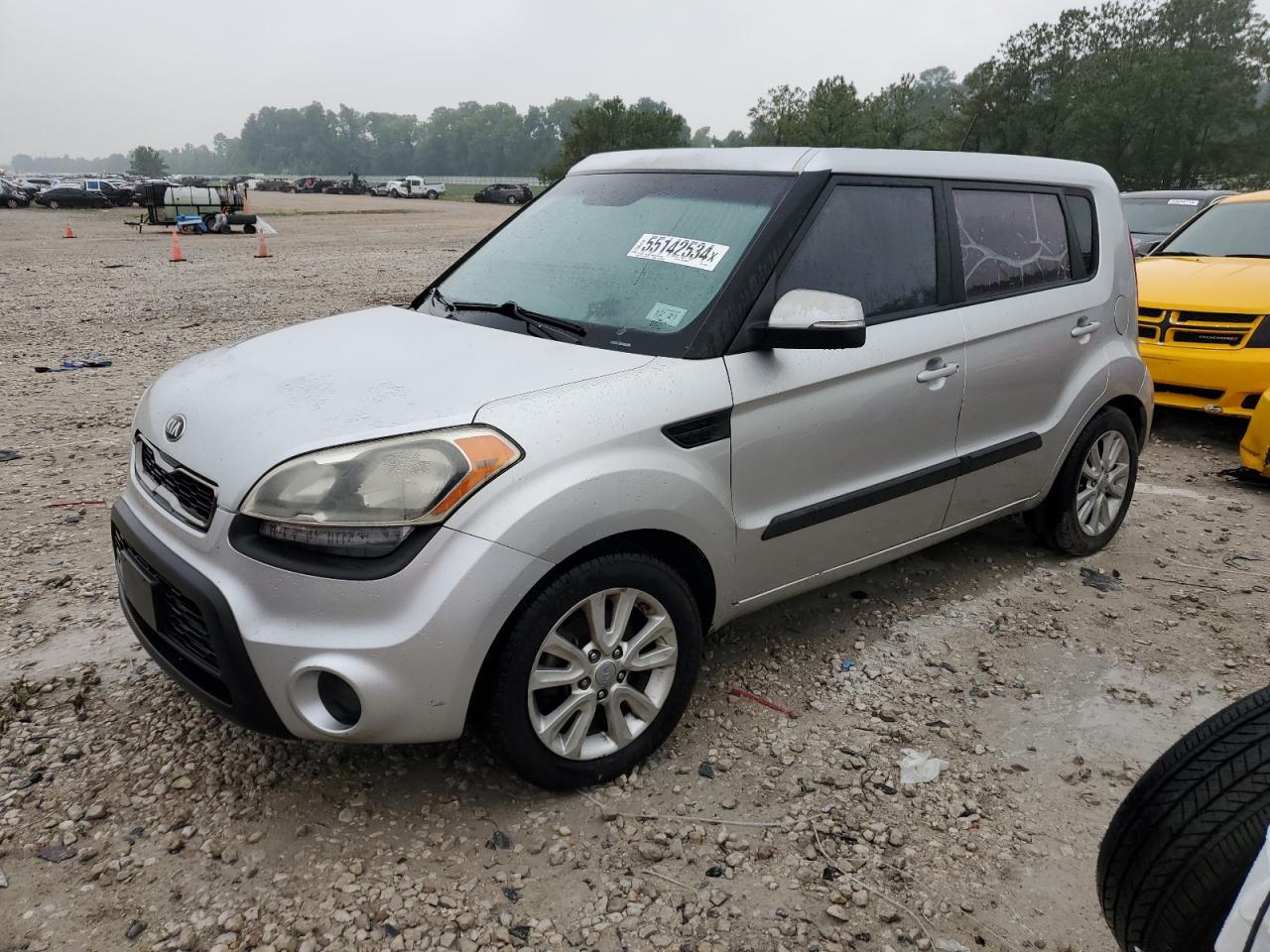 2013 KIA SOUL +