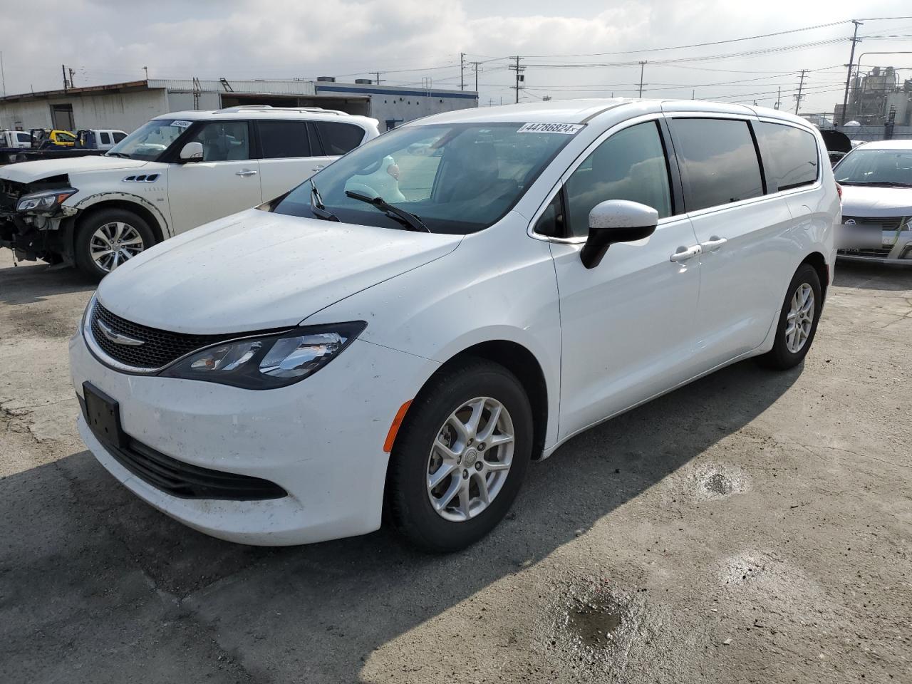 2020 CHRYSLER VOYAGER LX