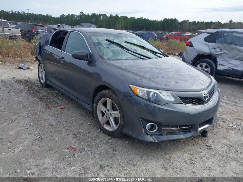 2014 TOYOTA CAMRY SE