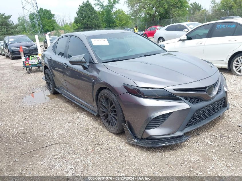 2018 TOYOTA CAMRY SE