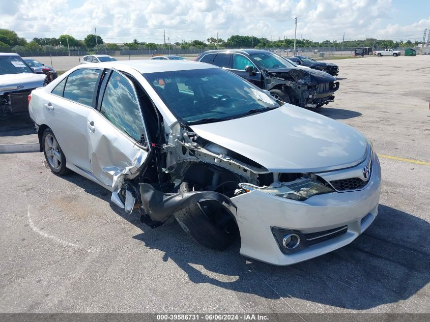 2014 TOYOTA CAMRY SE