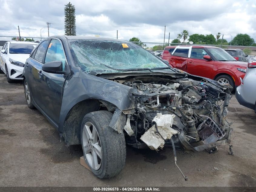 2013 TOYOTA CAMRY SE