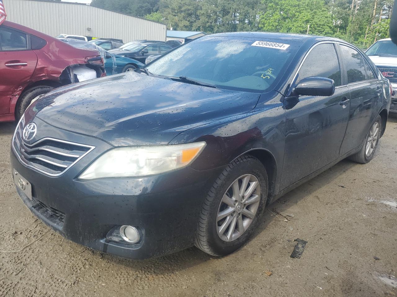 2011 TOYOTA CAMRY SE