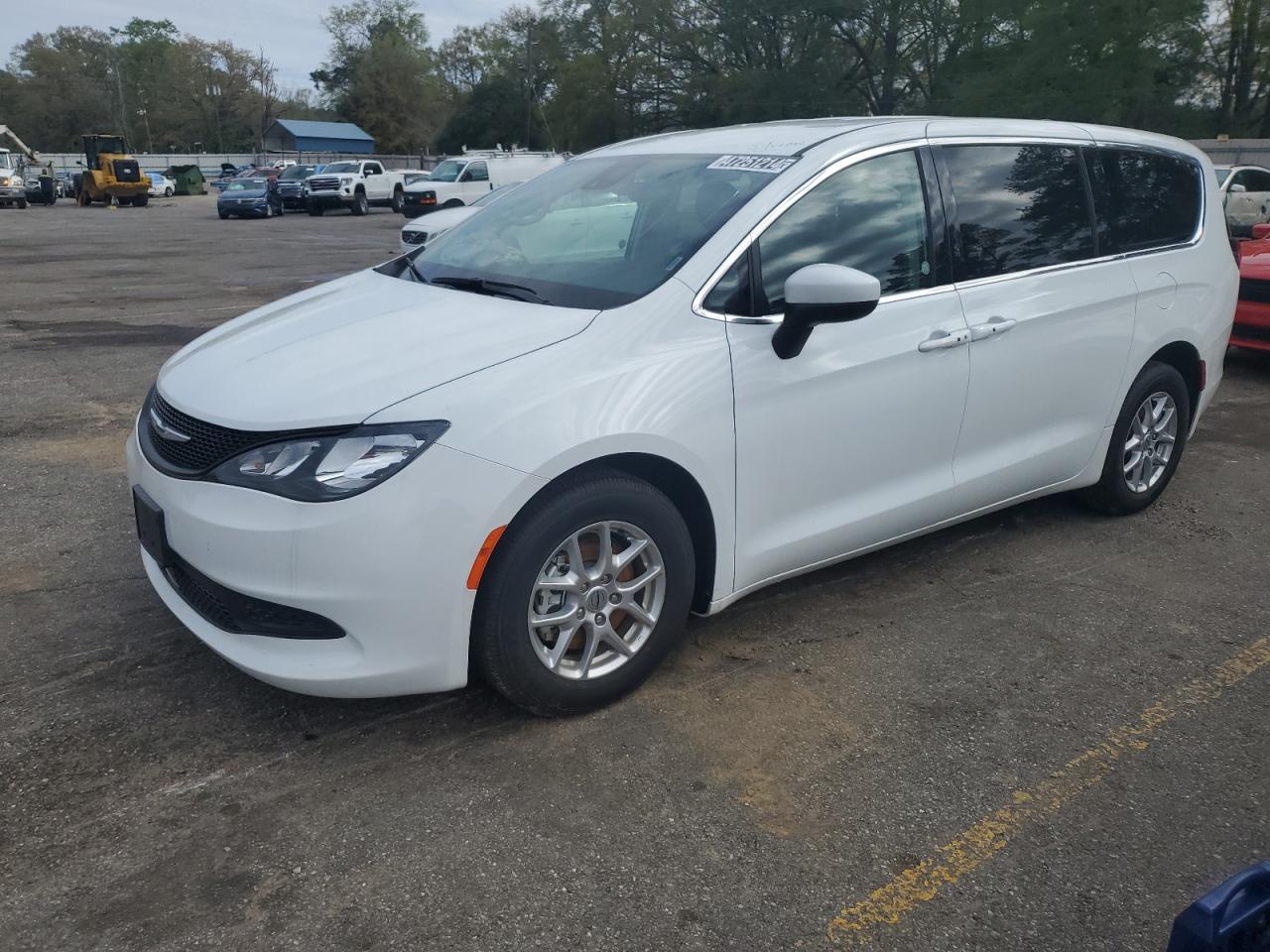 2023 CHRYSLER VOYAGER LX