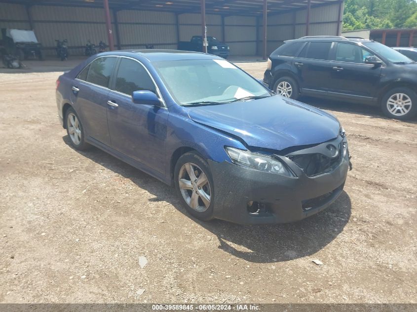 2011 TOYOTA CAMRY SE