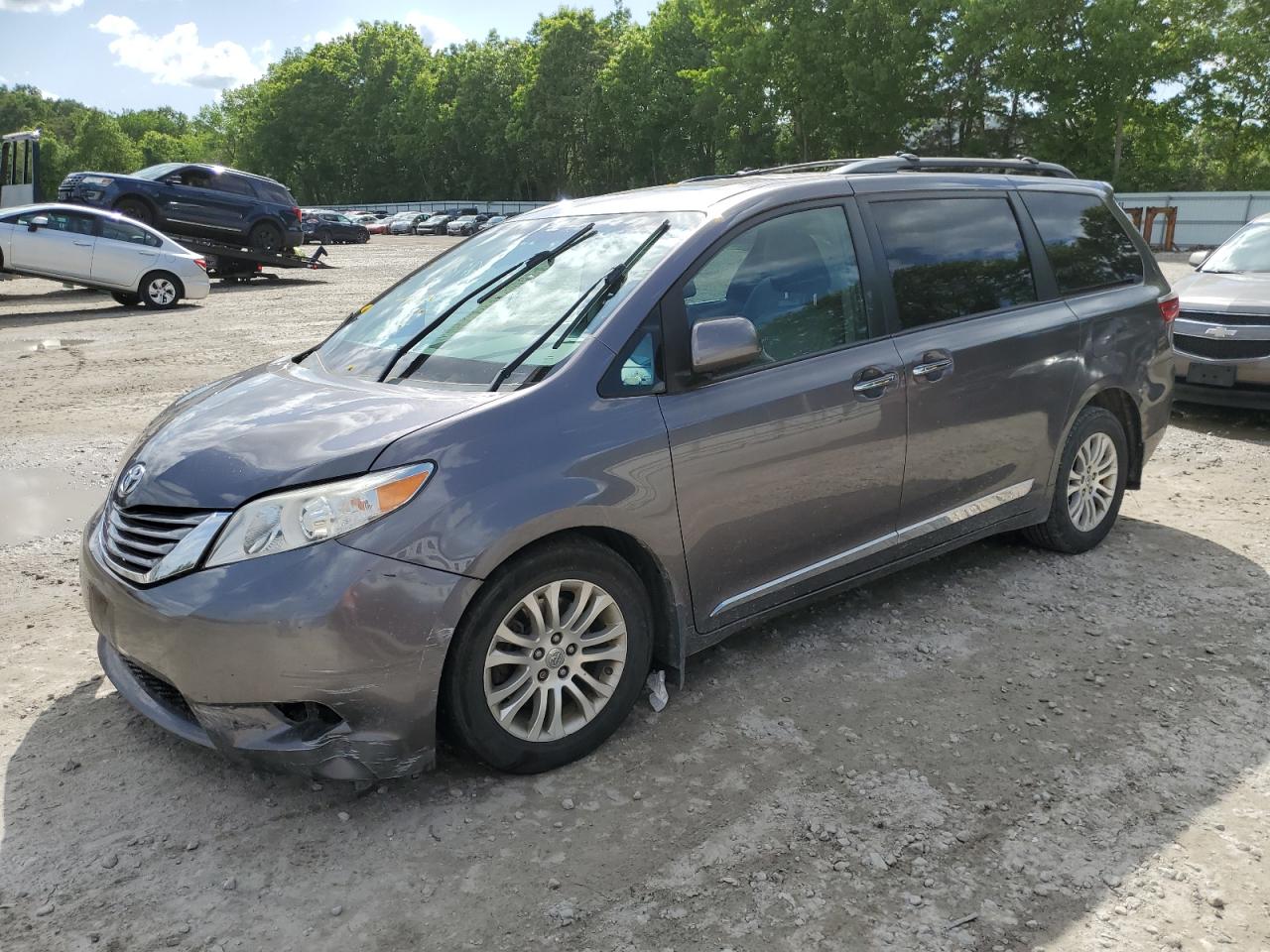 2015 TOYOTA SIENNA XLE