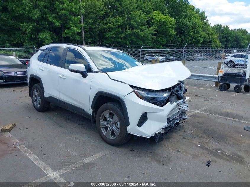 2024 TOYOTA RAV4 XLE