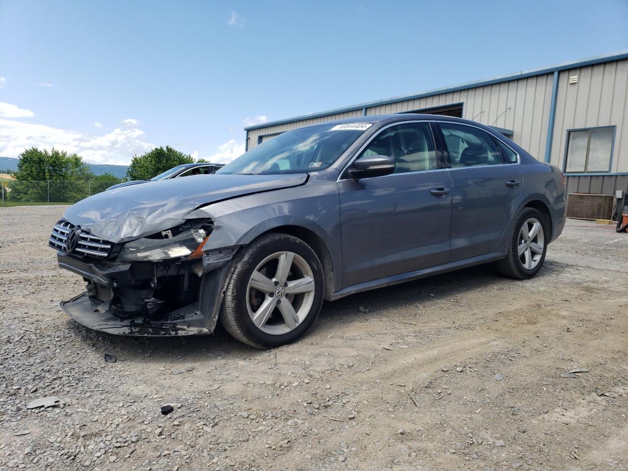 2013 VOLKSWAGEN PASSAT SE