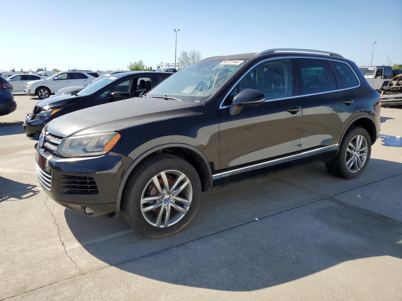 2011 VOLKSWAGEN TOUAREG V6