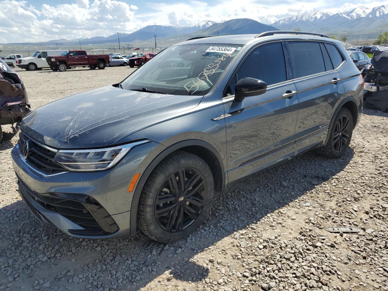 2022 VOLKSWAGEN TIGUAN SE R-LINE BLACK