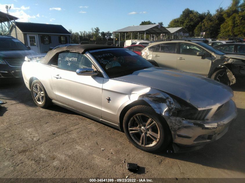 2011 FORD MUSTANG V6