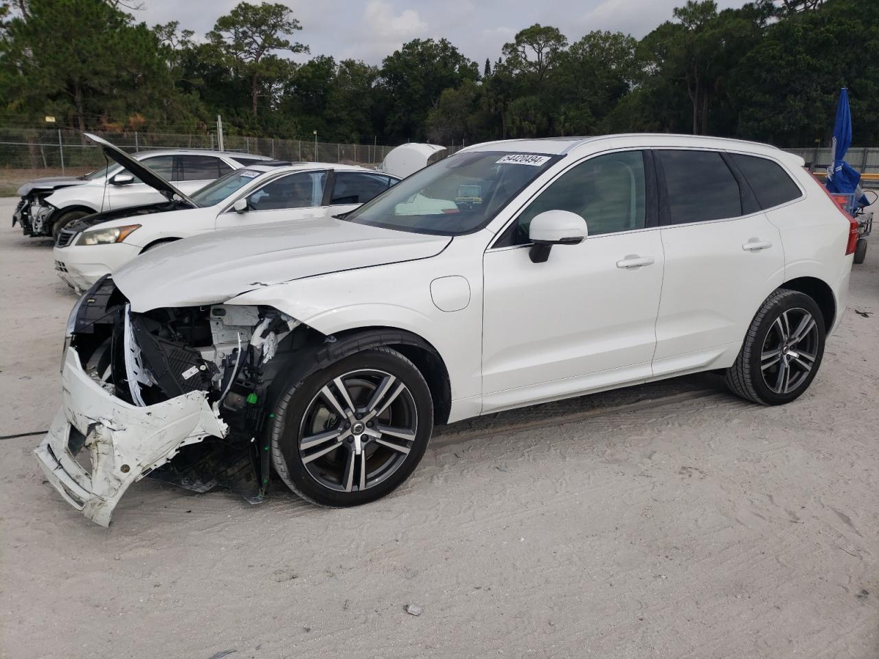 2019 VOLVO XC60 T8